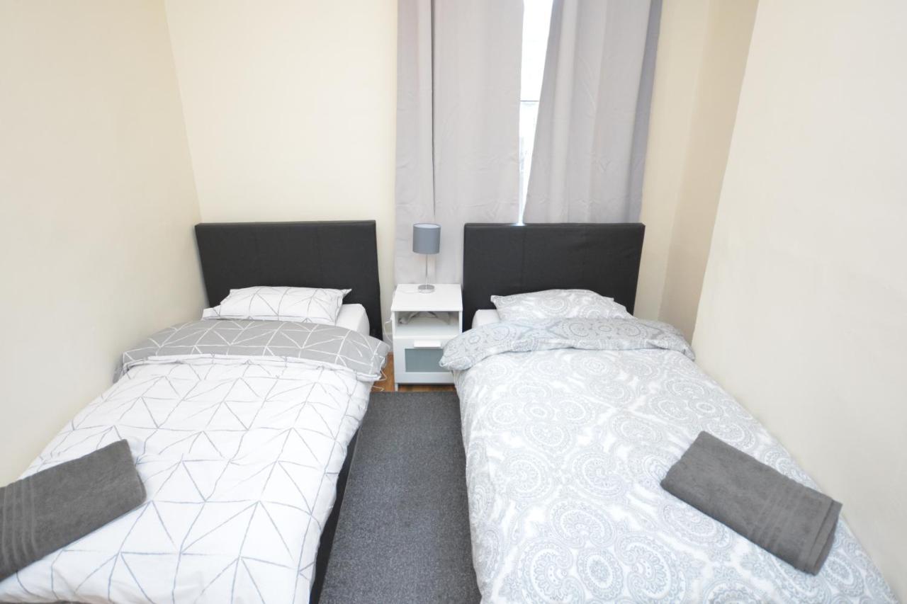 Cheerful 4 Bedroom House In Greater 런던 외부 사진