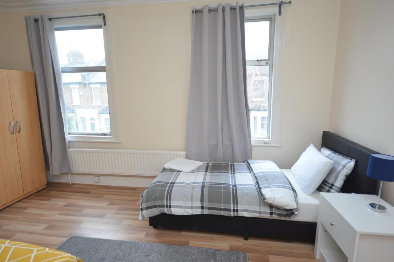 Cheerful 4 Bedroom House In Greater 런던 외부 사진