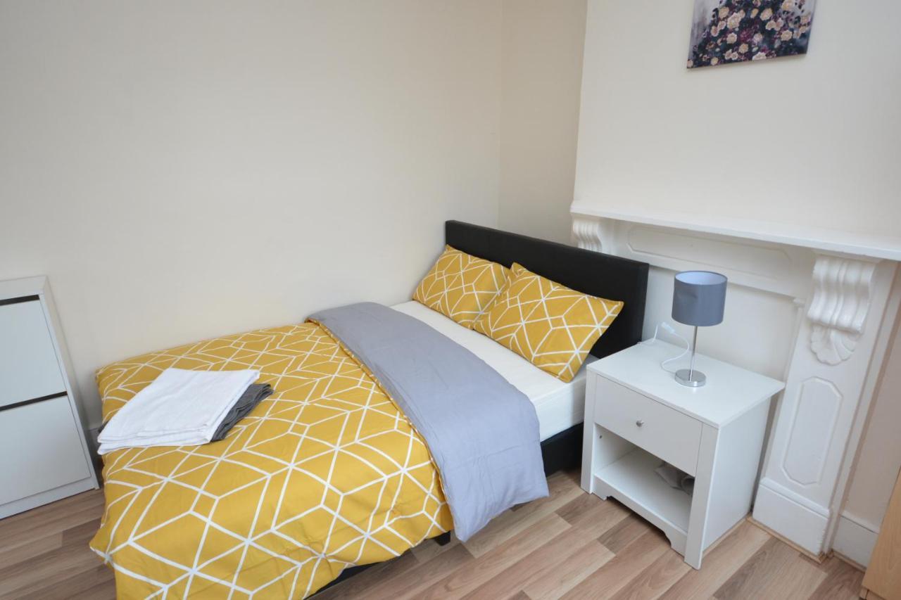 Cheerful 4 Bedroom House In Greater 런던 외부 사진