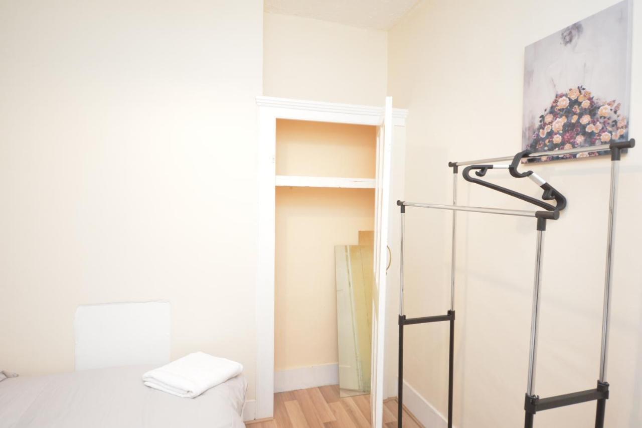 Cheerful 4 Bedroom House In Greater 런던 외부 사진